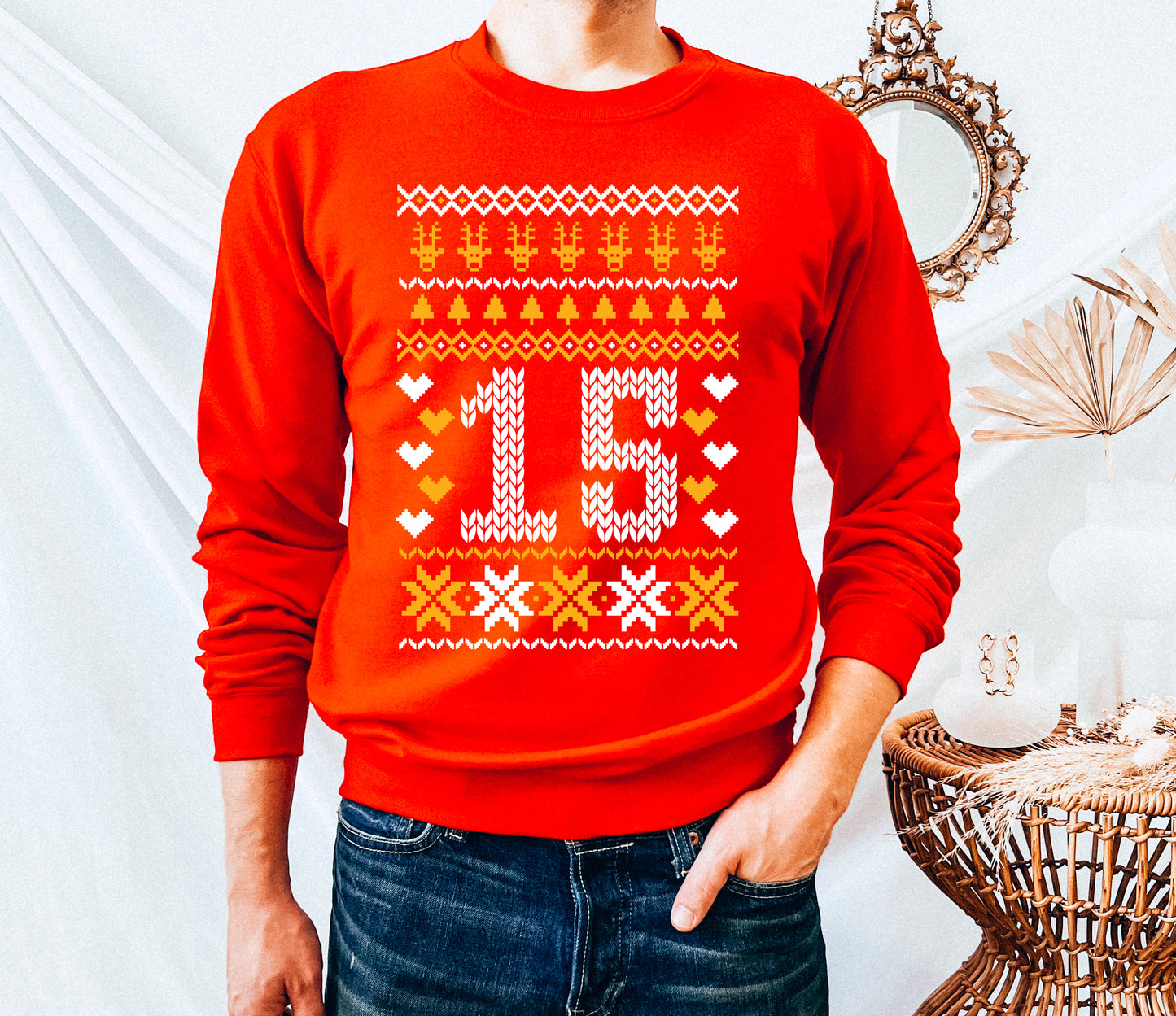 15 Tacky Sweatshirt - Red